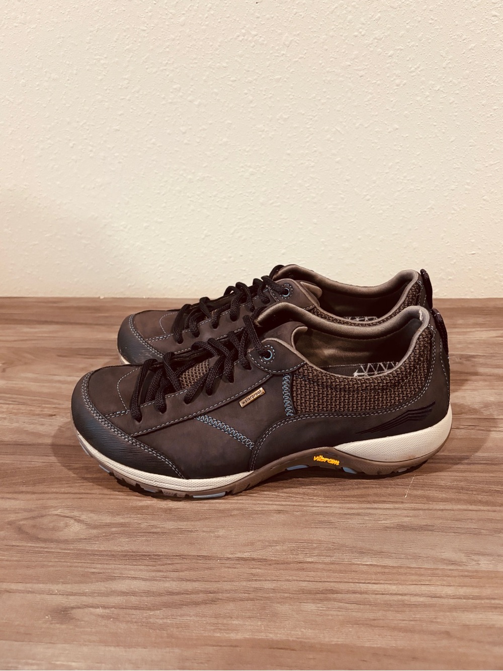 Dansko Paisley Waterproof Navy Hiking Lace-Up Sneakers Camping Outdoors Comfy